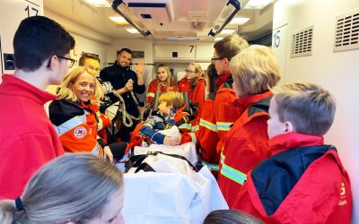 Zu Wasser und zu Land – DLRG und DRK-Rettungsdienst arbeiten Hand in Hand