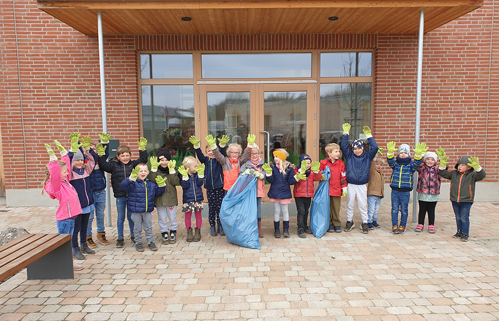Müllsammelaktion und Ausstellungsbesuch für die Kinder der Kita Bullerbü in Neuenhaus
