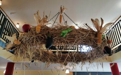 Erntedankkranzbinden im Seniorenzentrum Kotting
