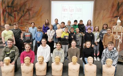 Erste-Hilfe-Ausbildung: „Schüler helfen Schülern“ am Schulzentrum Lohne